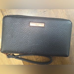 Adriennne Vittadini Wallet